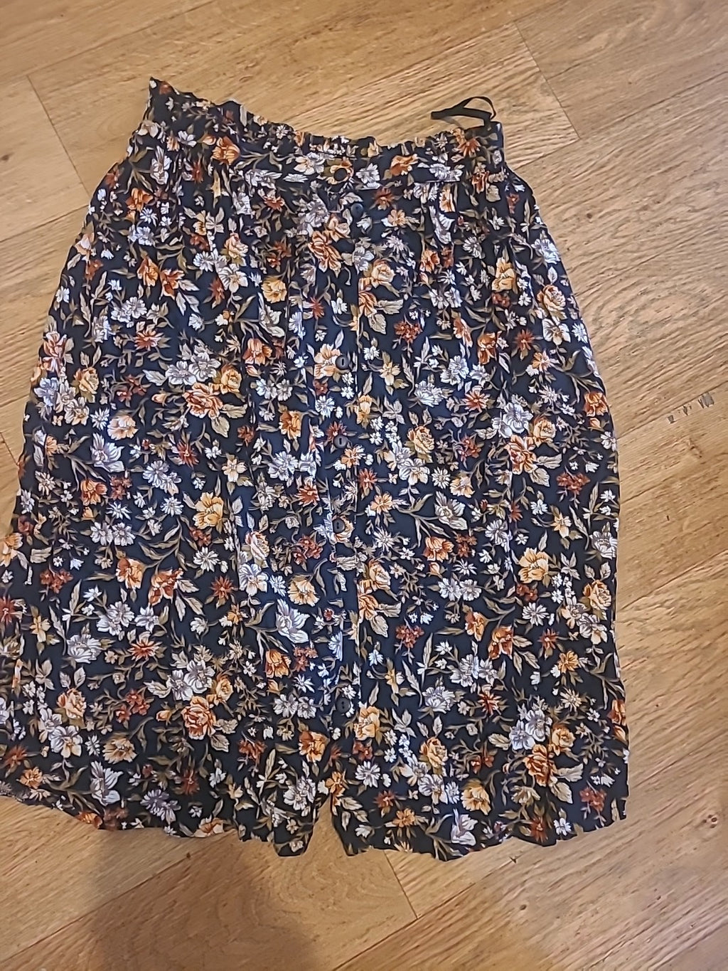 Ladies C&A Size 12 Black Floral Elasticated Skirt