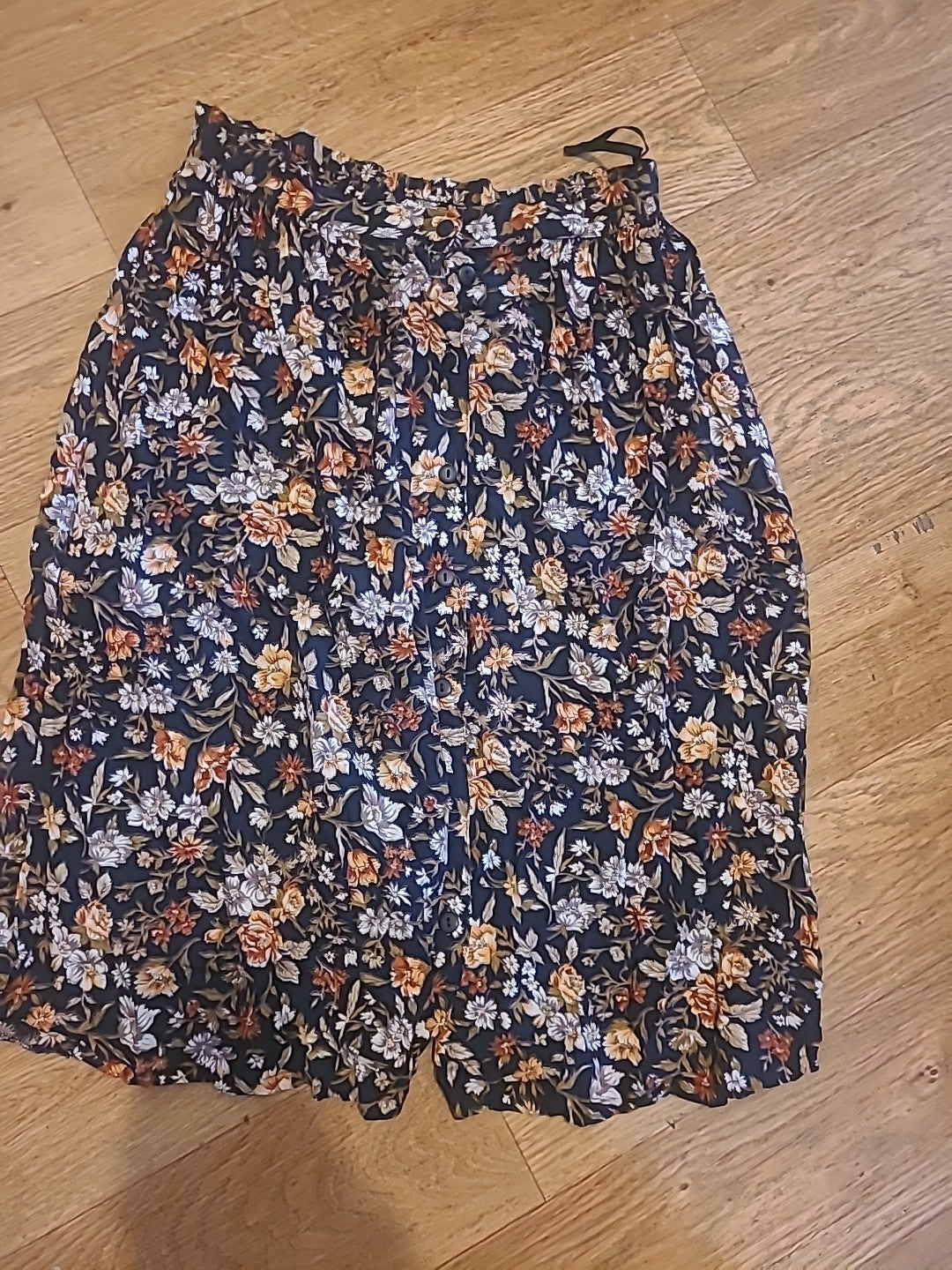 Ladies C&A Size 12 Black Floral Elasticated Skirt