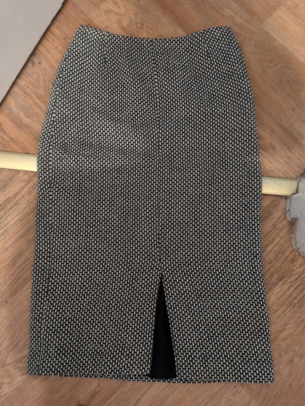 Alex & Co 12 Black And White Front Split Hem Lined Skirt Long Length
