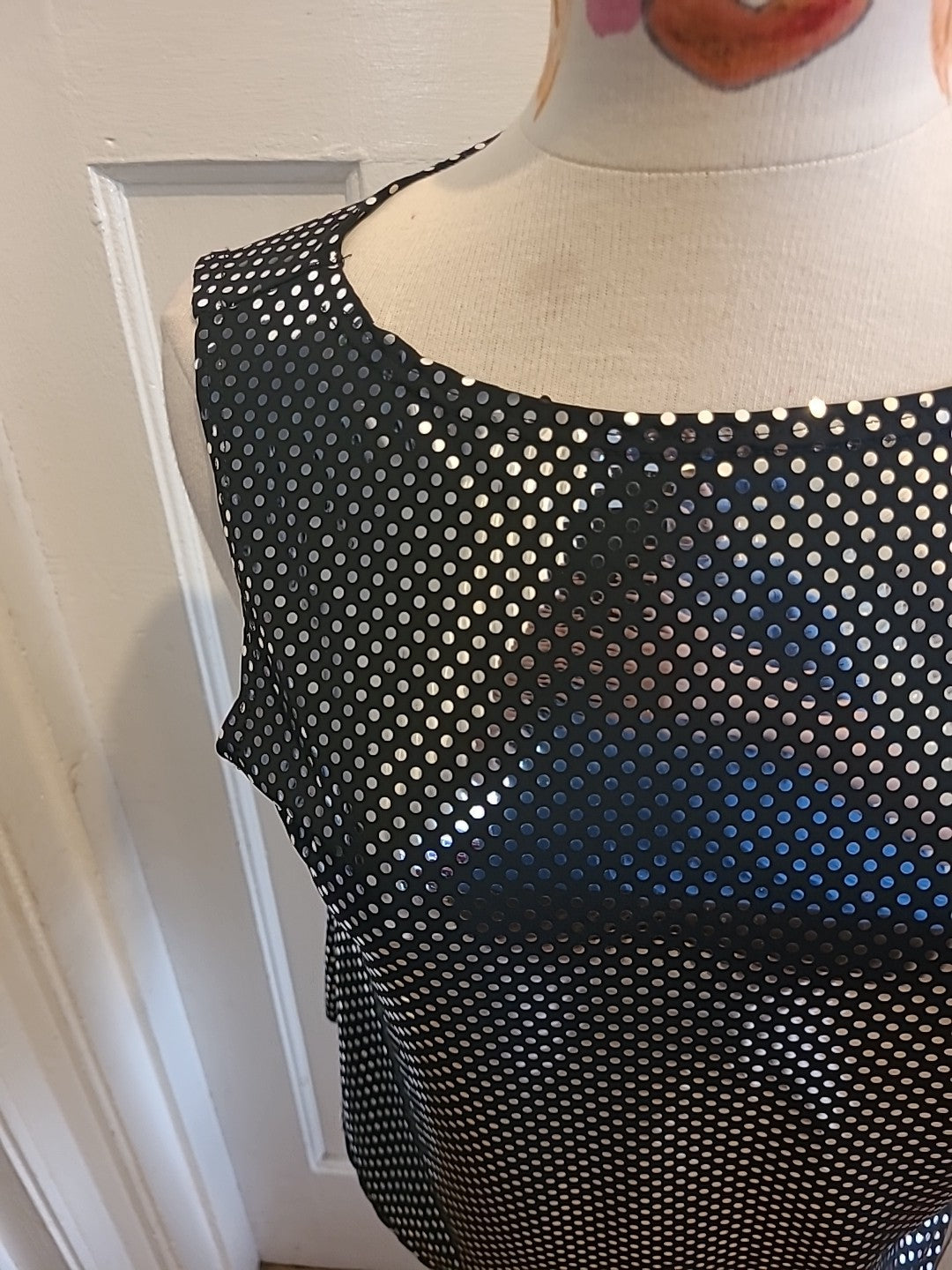 Ladies Peacocks Size 16 Silver Shiny Diamonte Sleeveless Blouse