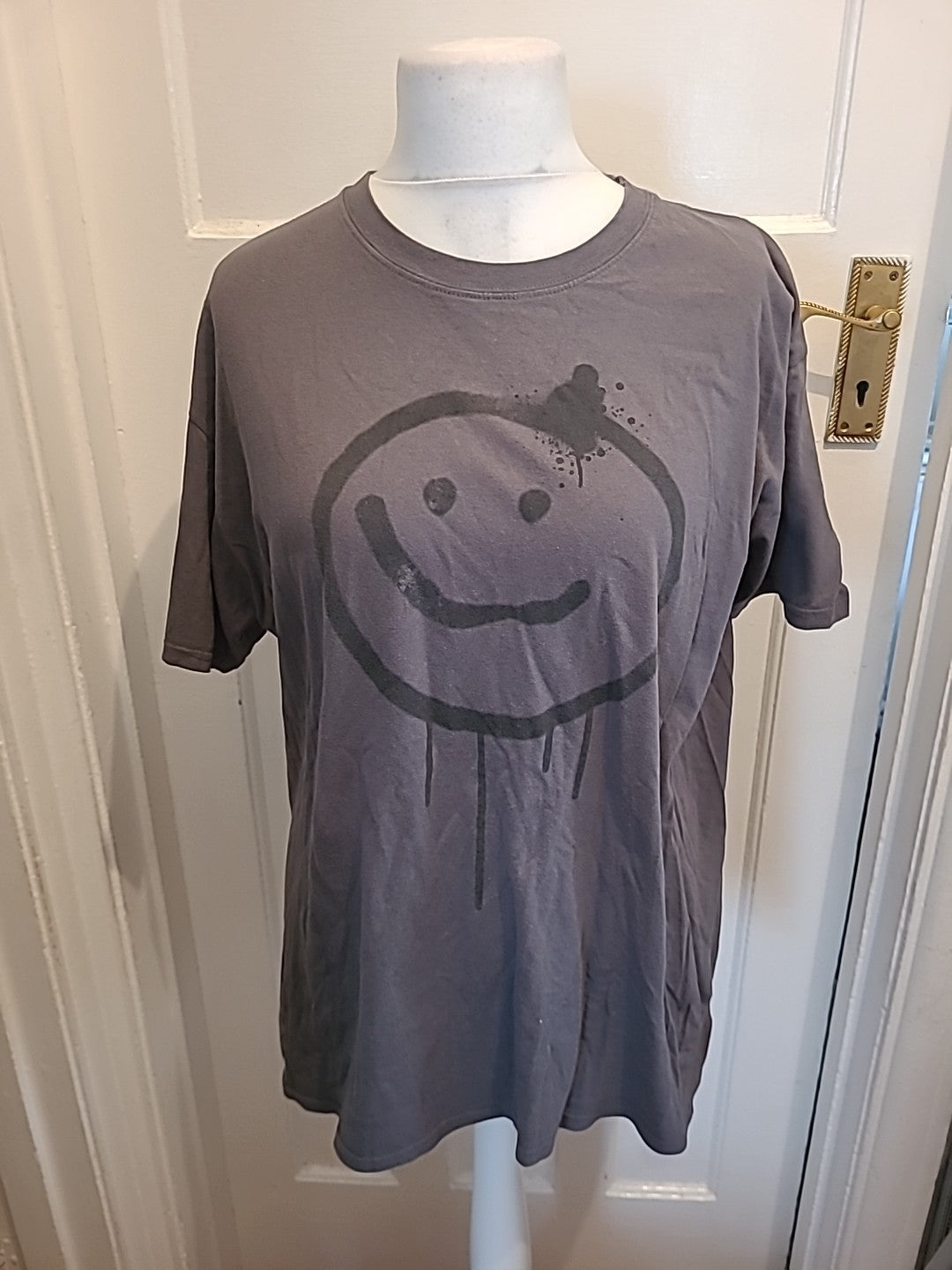 Mens Gildan Size XL Grey Emoji Face Short Sleeved Tshirt