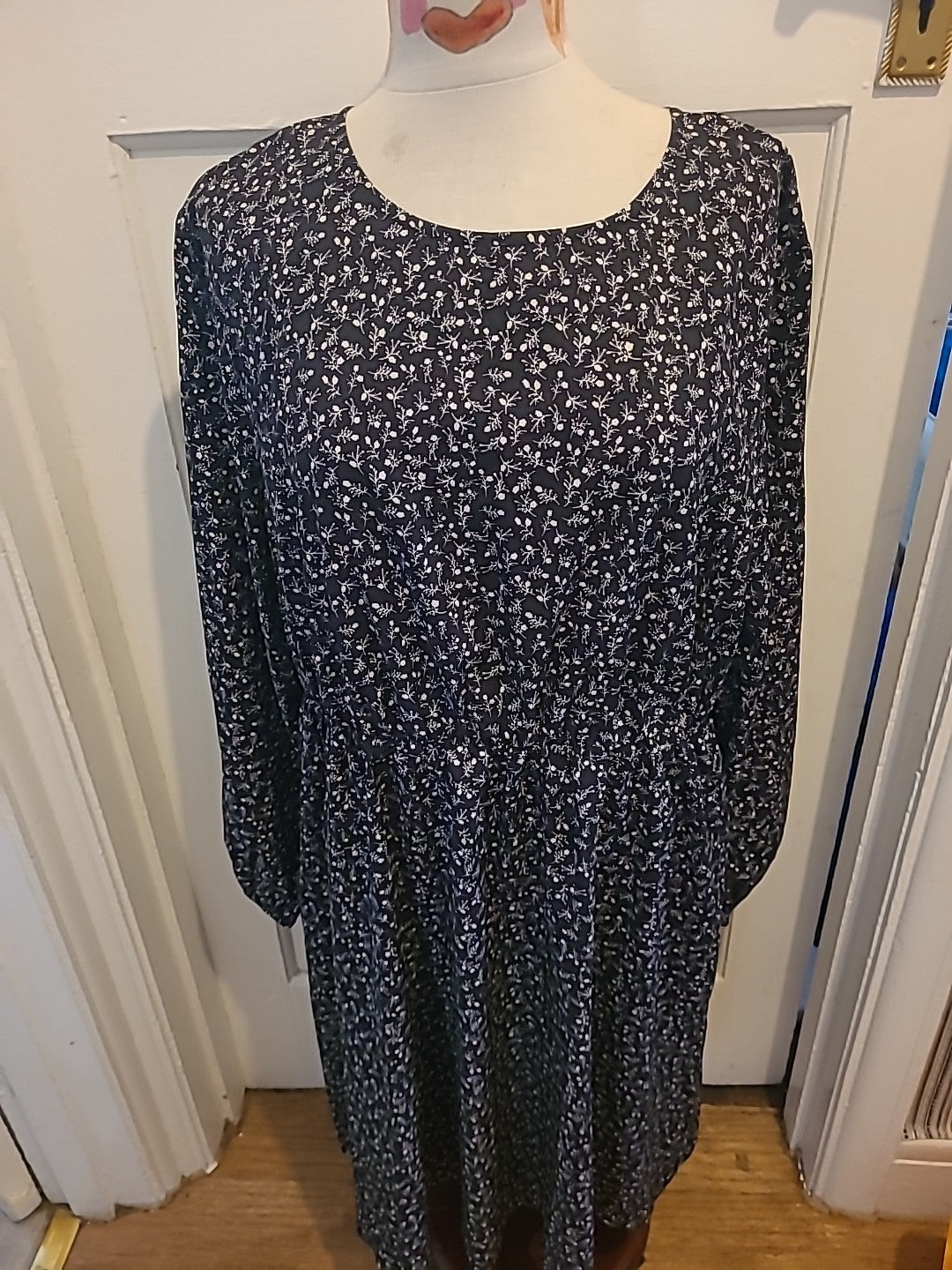 Ladies Shein Size 2XL Black/Cream Floral Elasticated Hem Long Sleeved Dress