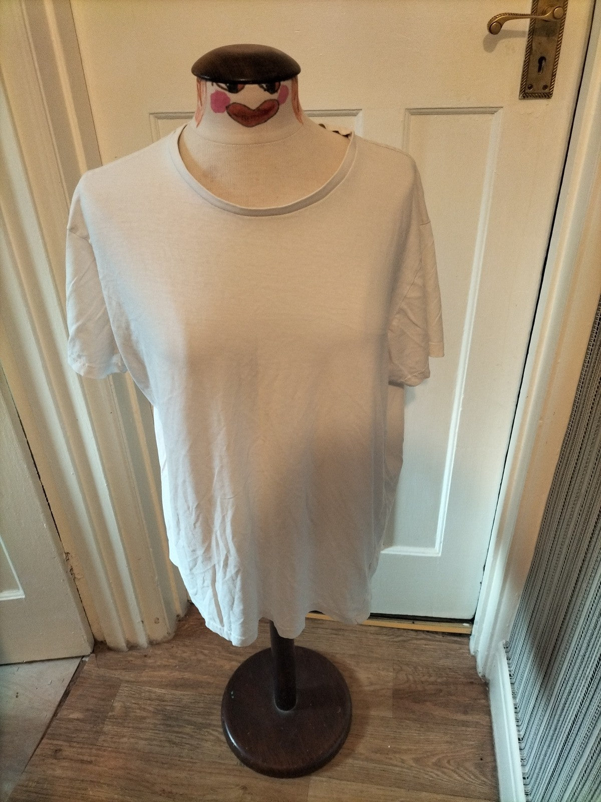 Mens Primark Size XL white Round Neck Short Sleeved Tshirt