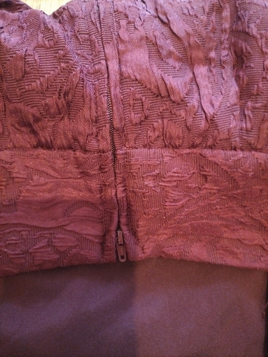 Ladies Darling Size Small Burgundy Lined Pencil Skirt