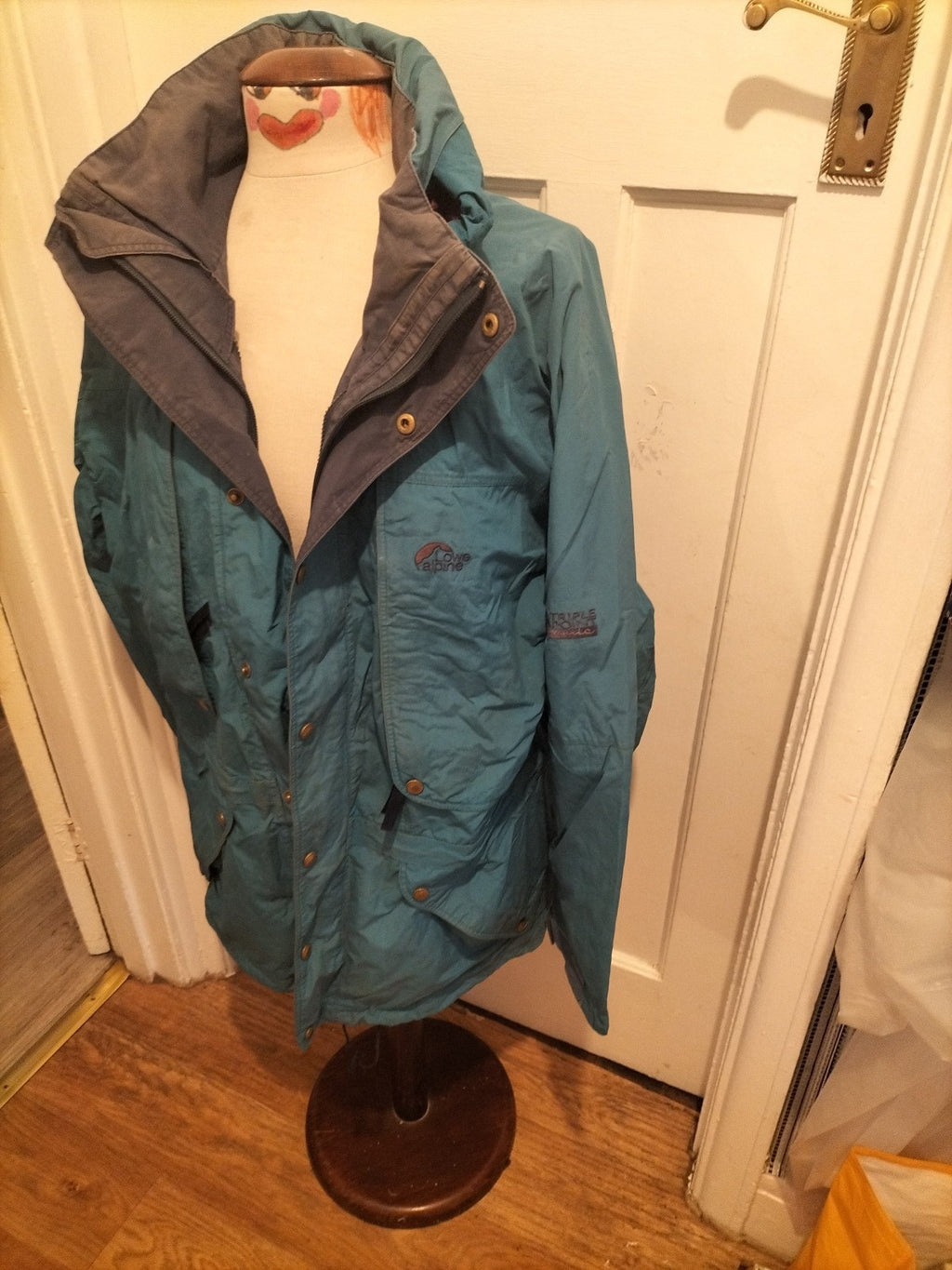 Mens Lowe Alpine Size Medium Mesh Lined Green Coat