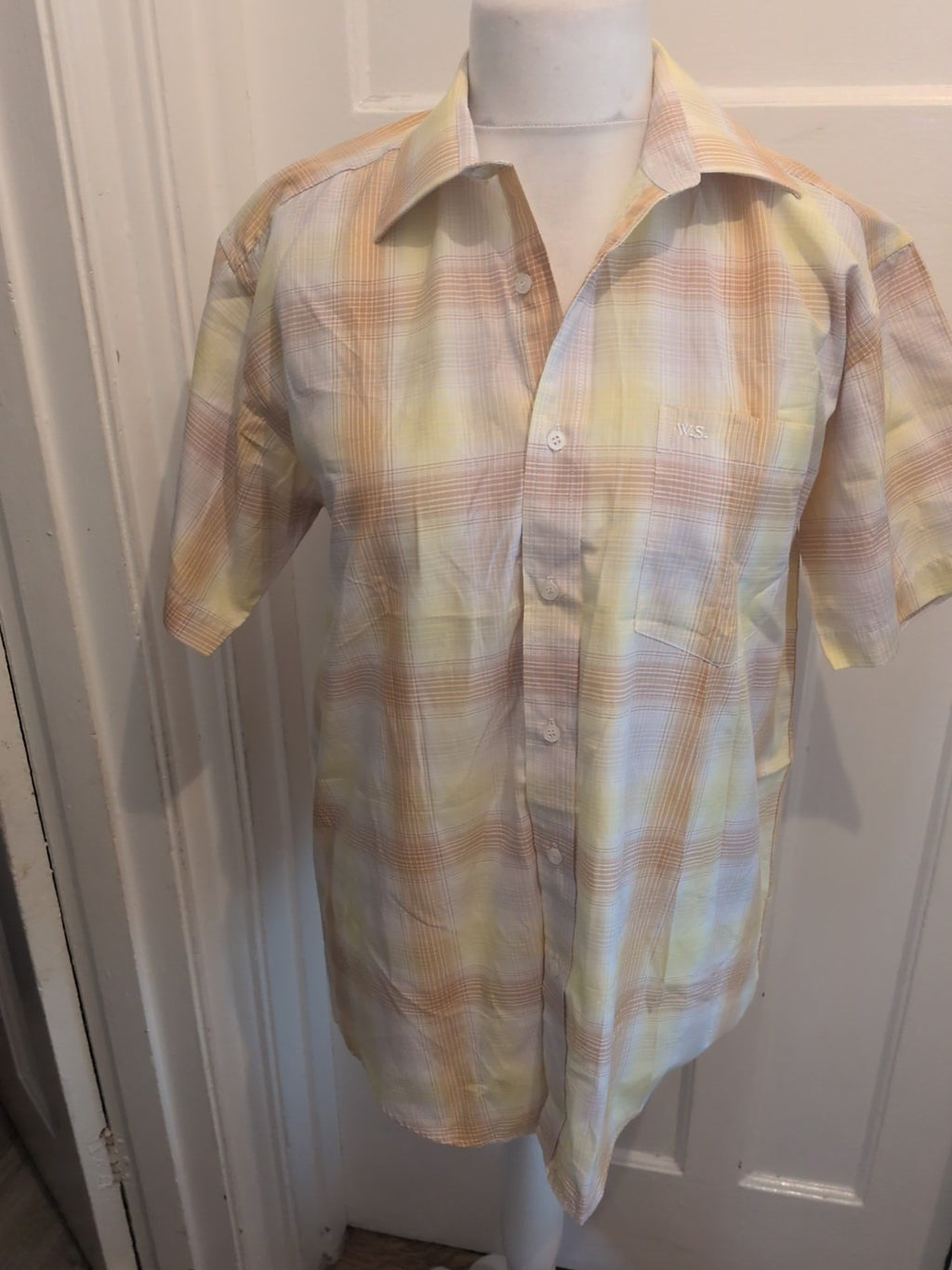 Willerby Smith 16" Yellow And Orange Short Sleeve Shirt