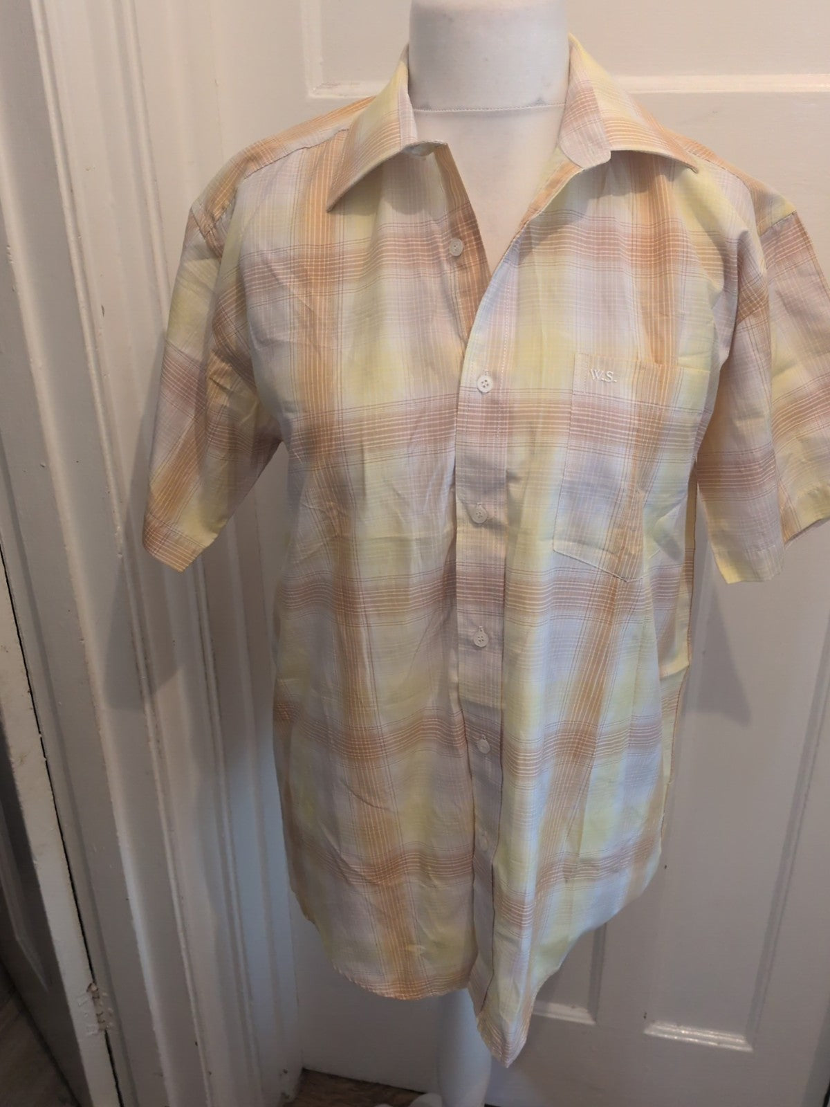 Willerby Smith 16" Yellow And Orange Short Sleeve Shirt