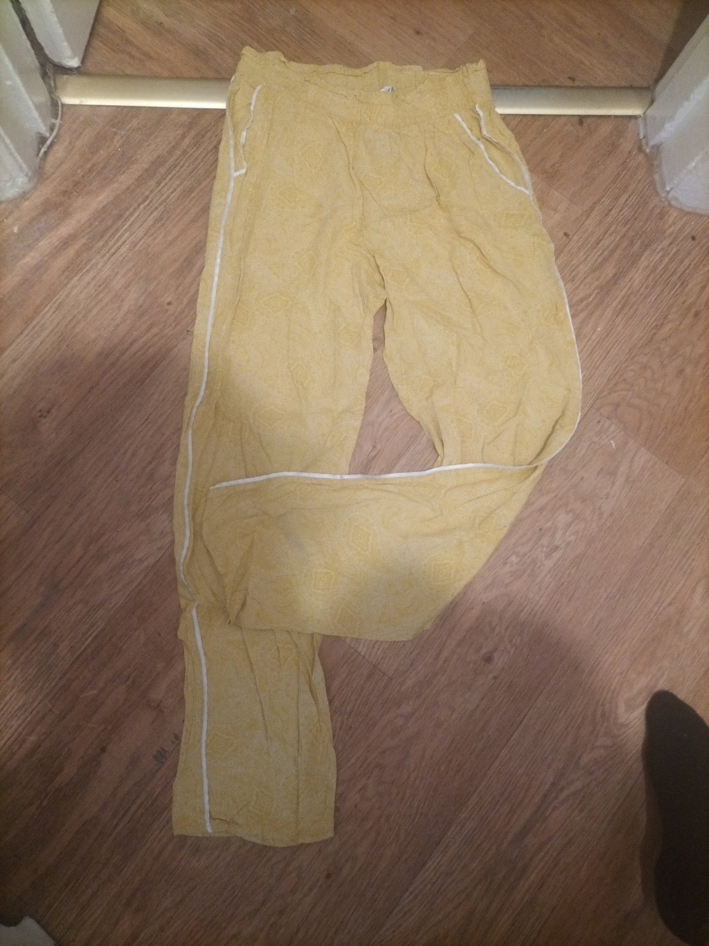 Ladies Primark Size 6-8 Yellow White Pyjama Set