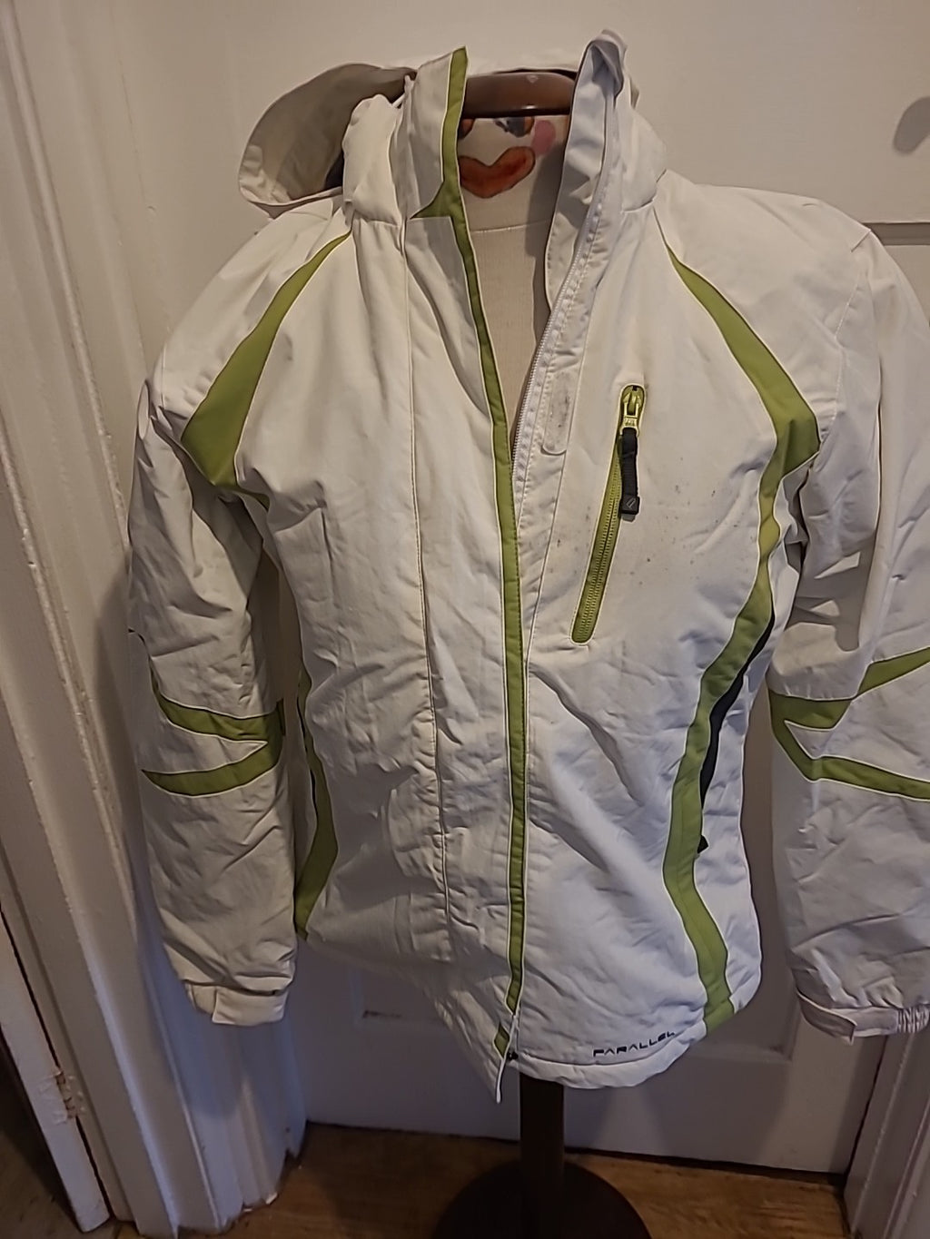 Ladies Parallel Size 12 White/Green Fleece Lined Warm Jacket(Marks On Front)