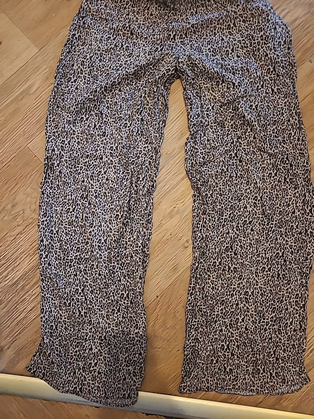 Ladies Urban Outifitters Size XS Leopard Print Elasticated Trousers