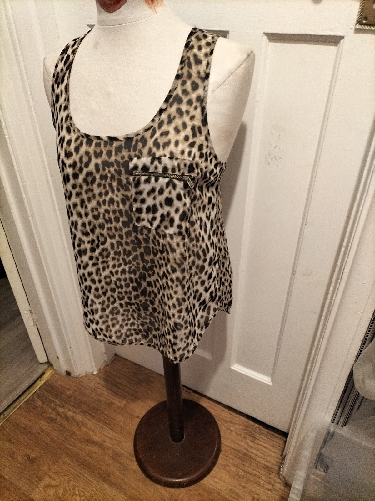 Ladies Topshop Size 10 Leopard Print Sleeveless Blouse