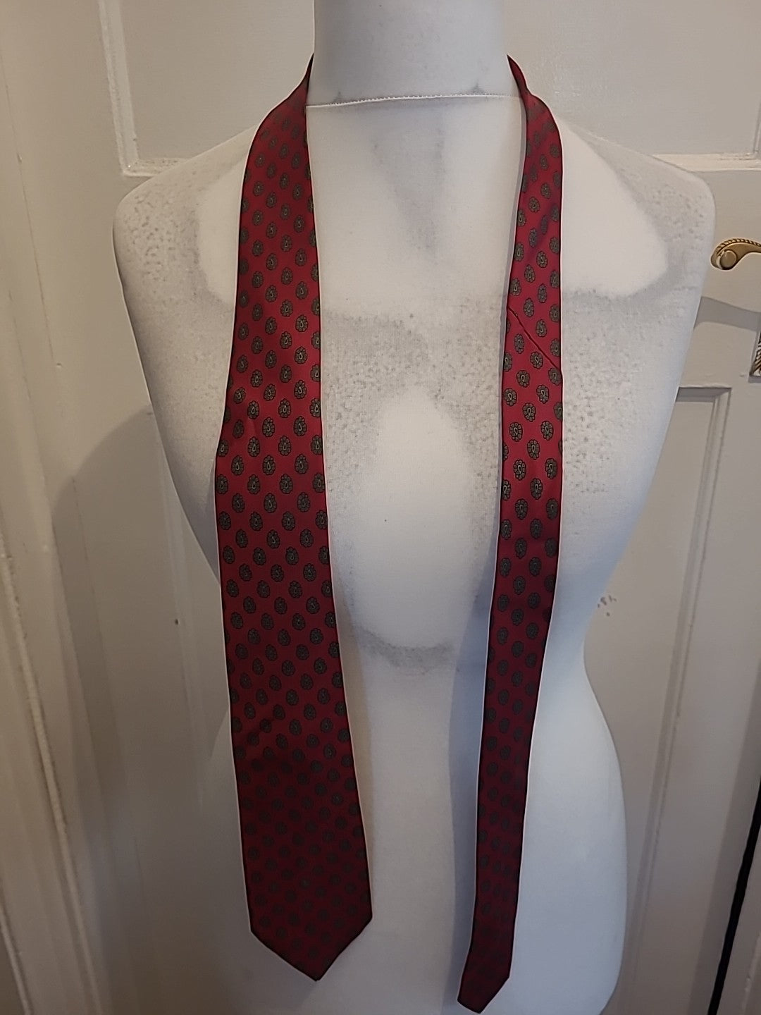 Mens Debenhams 100% Silk Red And Green Tie