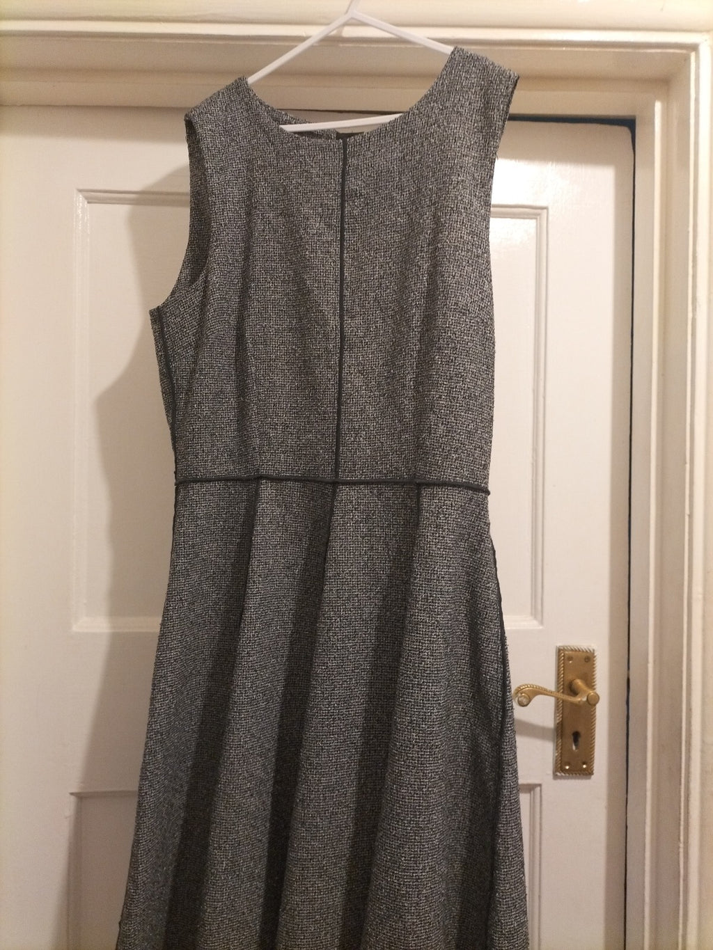 Ladies H+M Size 8 Grey Fleck Sleeveless Flowy Dress