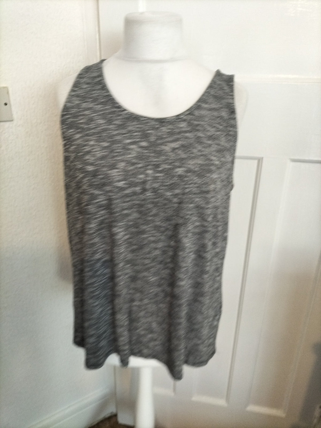 Ladies Tu Size 18 Silver Shimmer Sleeveless Blouse