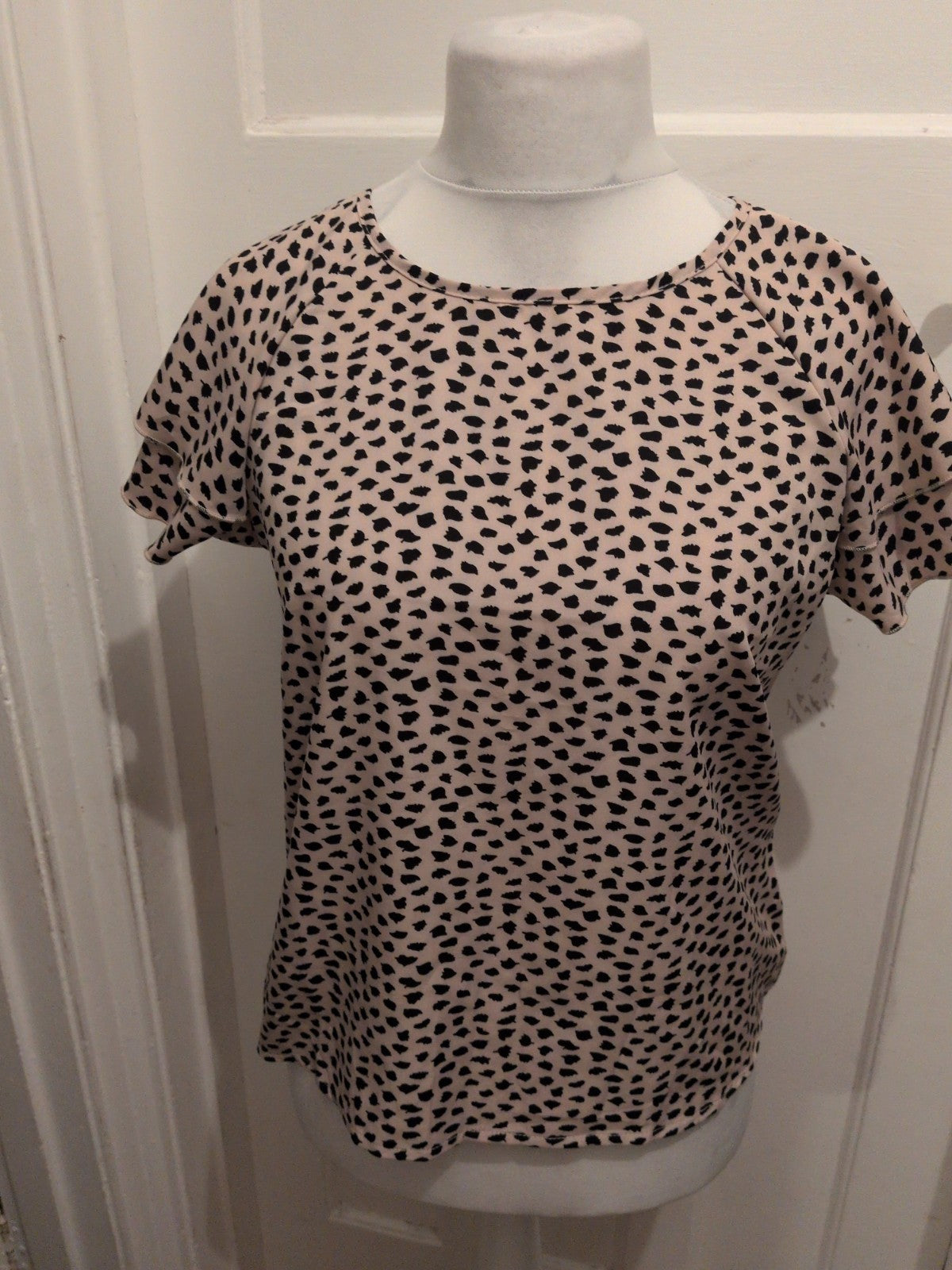 Shein M Beige And Black Short Sleeve Blouse Round Neck