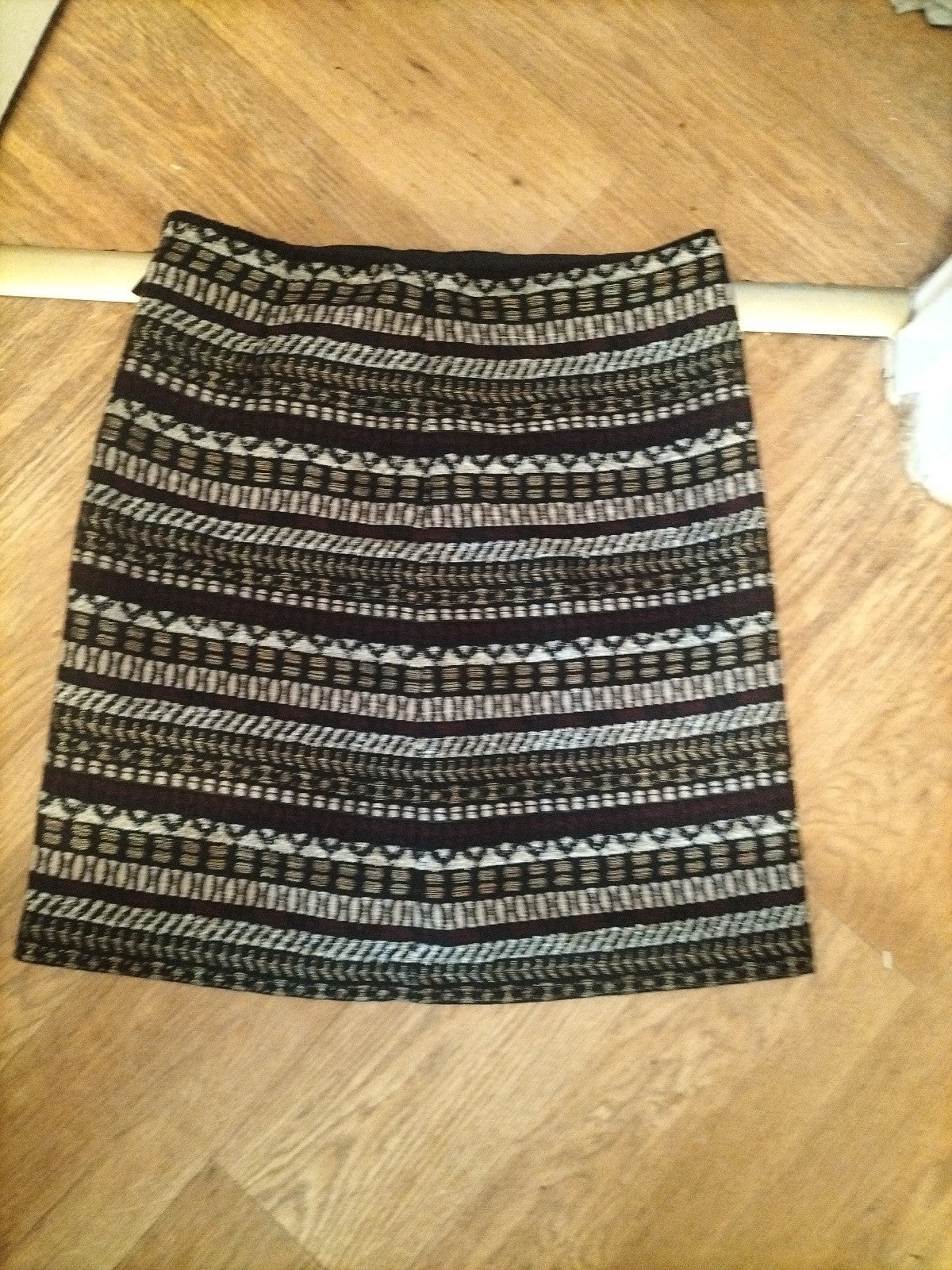 Marks And Spencer 12 Multicoloured Patterned Lined Skirt Straight Length 21 Inch