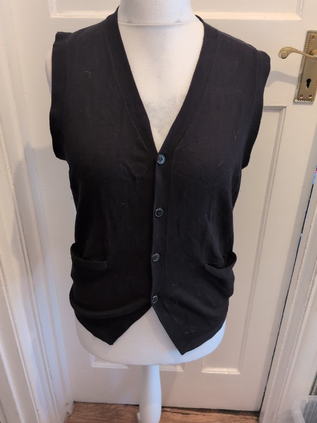Peter Werth Medium Black V Neck Cardigan