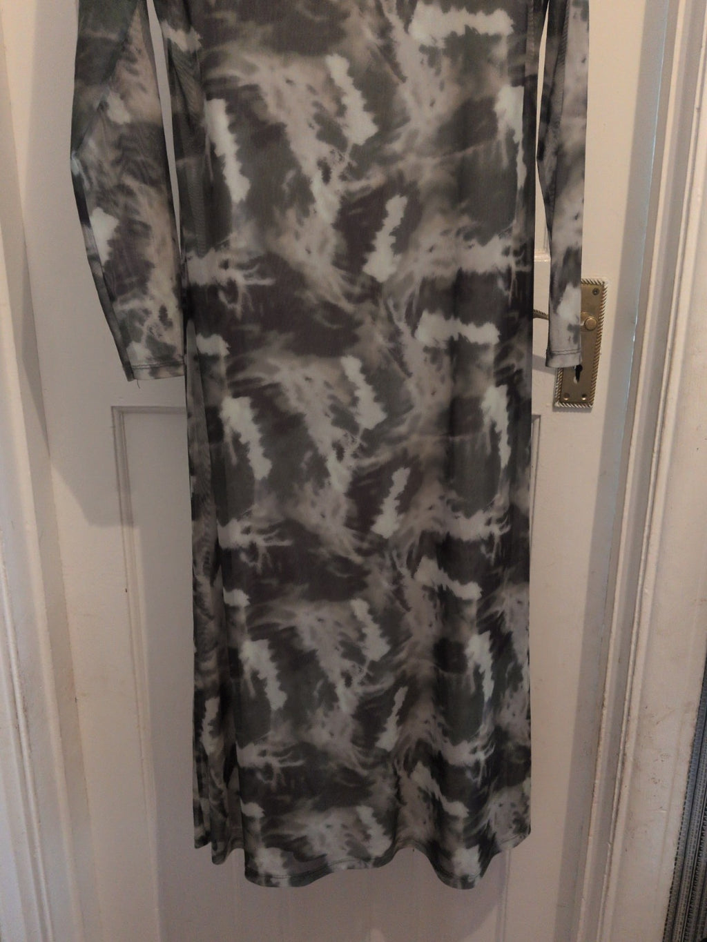 Ladies Primark Size Medium Green Toned Mesh Lined Long Sleeve Long Length Dress