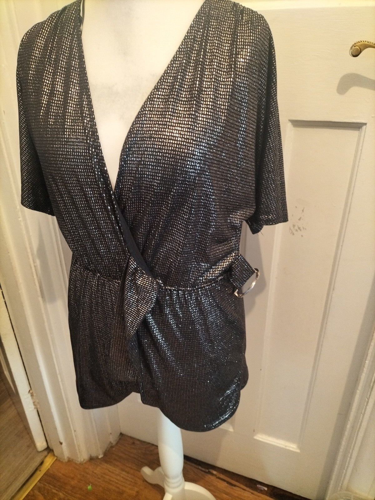 Ladies New Look Size 8 Black Shiny Short Sleeve Top