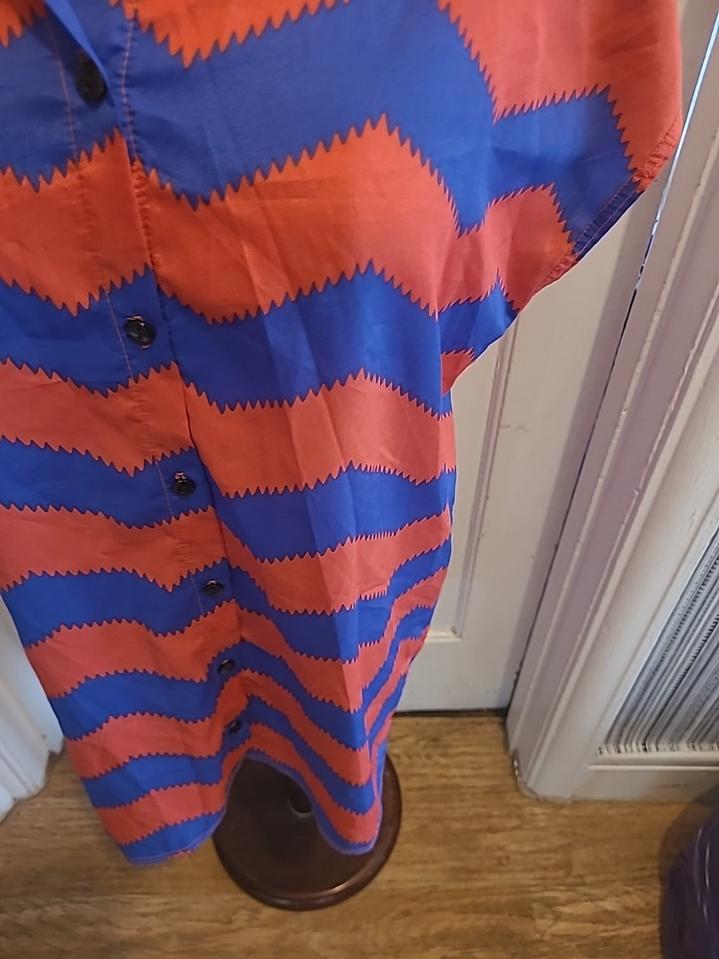 Ladies One&Only Size Small Red Blue Longline Short Sleeved Blouse
