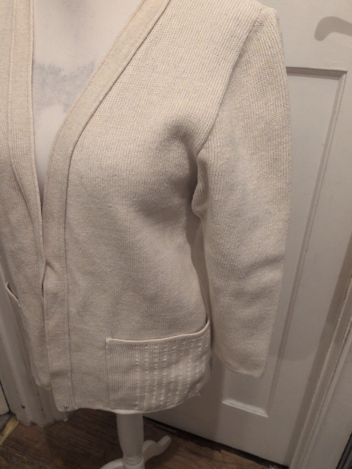Ladies Size XL Beige Heavy Cardigan
