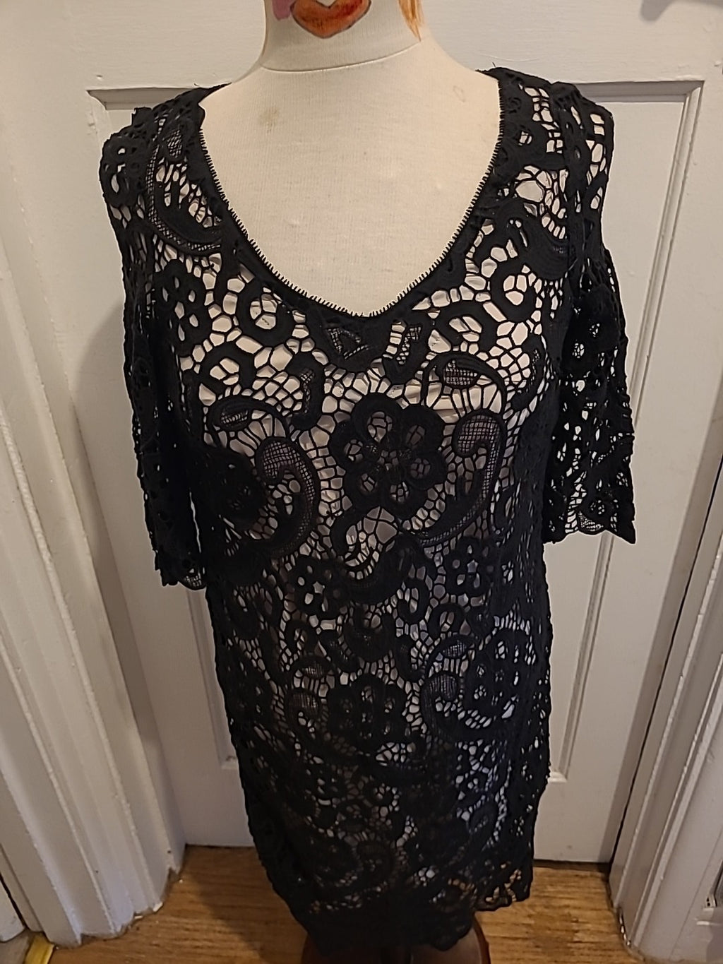 Ladies Jaeger Size 8 Black With Beige Lining Short Sleeved Dress