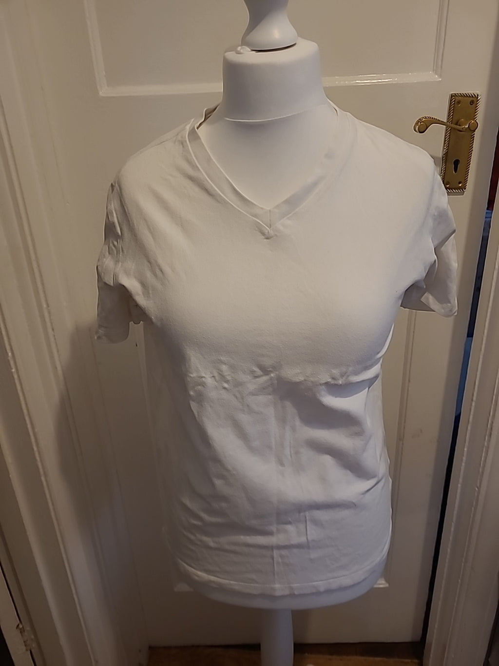 Mens Gap Size Medium V Neck Tshirt
