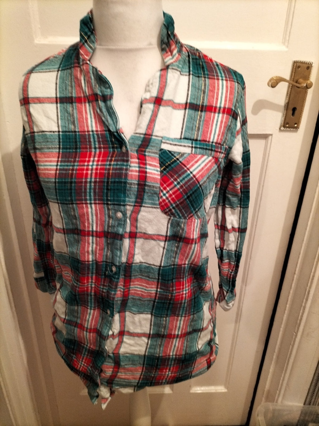 Ladies Tu Size 8 Green Red And White Check Long Sleeved Buttoned Blouse