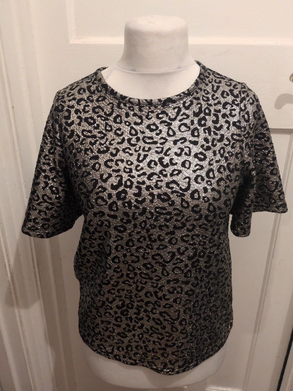 Ladies Papaya Size 10 Silver Leopard Print Short Sleeve T-shirt