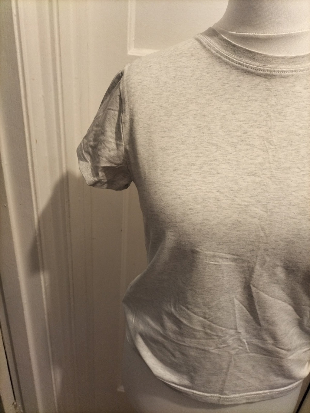 Mens Size Small Grey Short Sleeved Tshirt