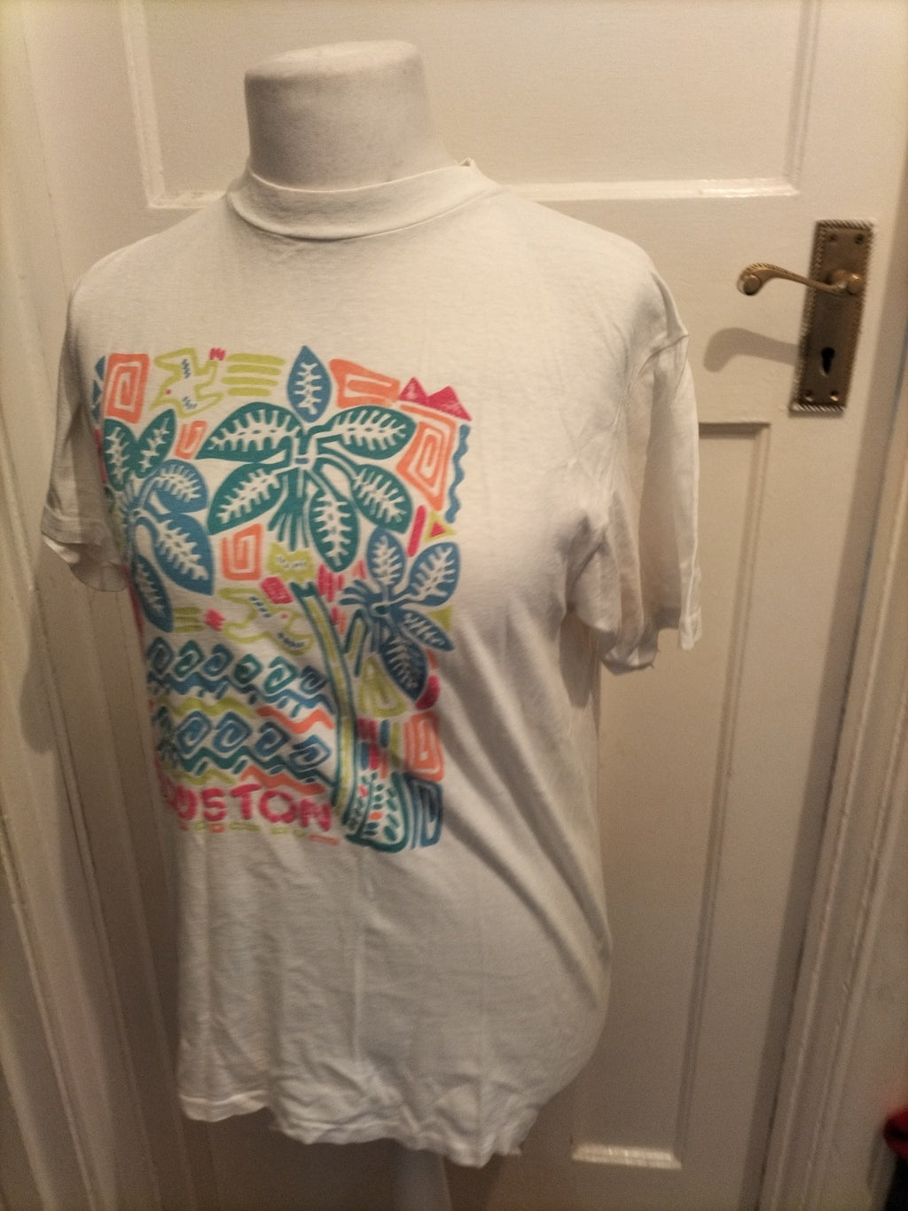 Ladies Hanes Size Large 100% Cotton Multi Print Short Sleeve T-shirt