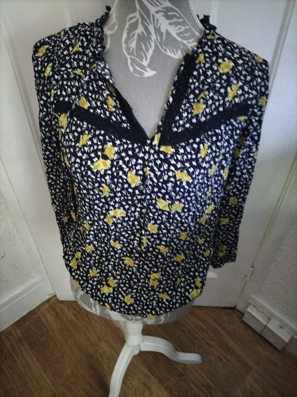 Ladies Monsoon Size Small Yellow And Black Long Sleeved Blouse