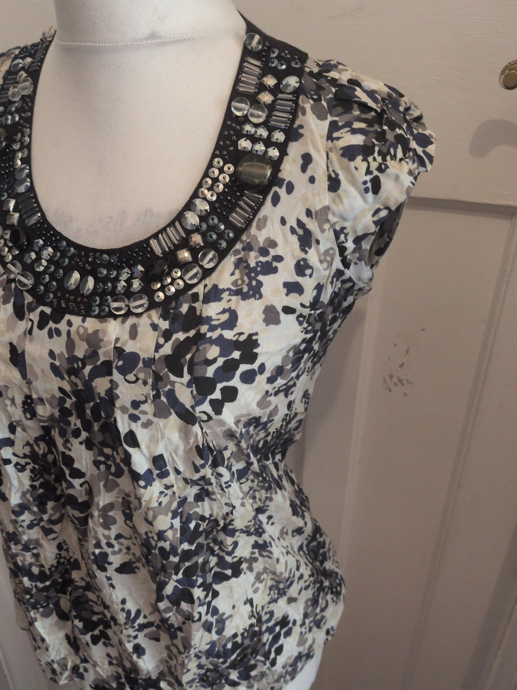 Ladies Et Vous Size 10 Multi Sleeveless Studded Neck Blouse
