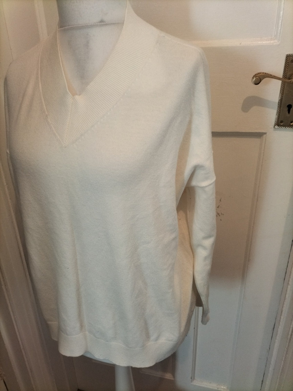 Mens Marks And Spencer Size L Cream V Neck Long Sleeved Lightweight Jumper