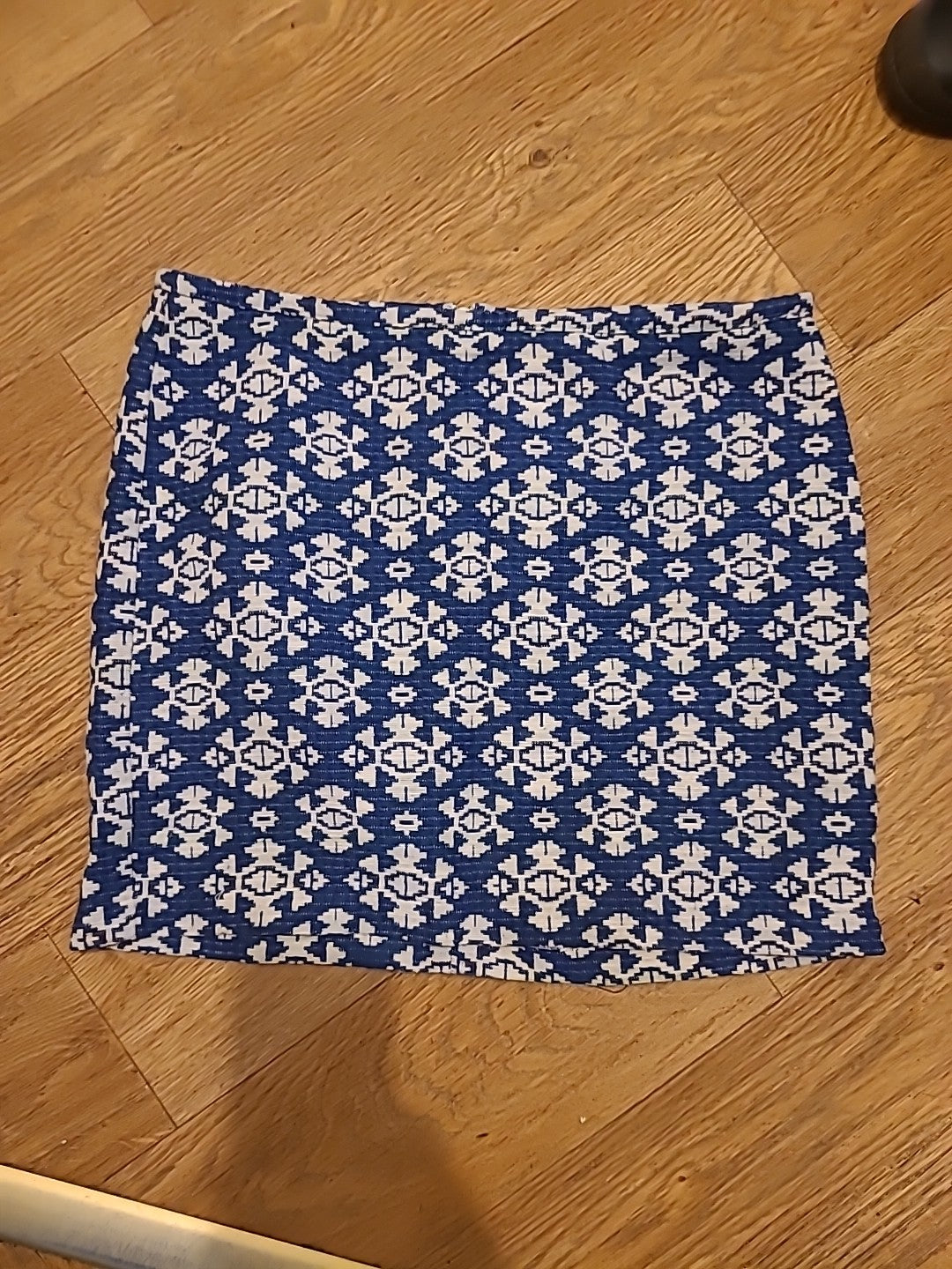 Ladies H&M Logg Size 10-12 Blue/White Short Skirt