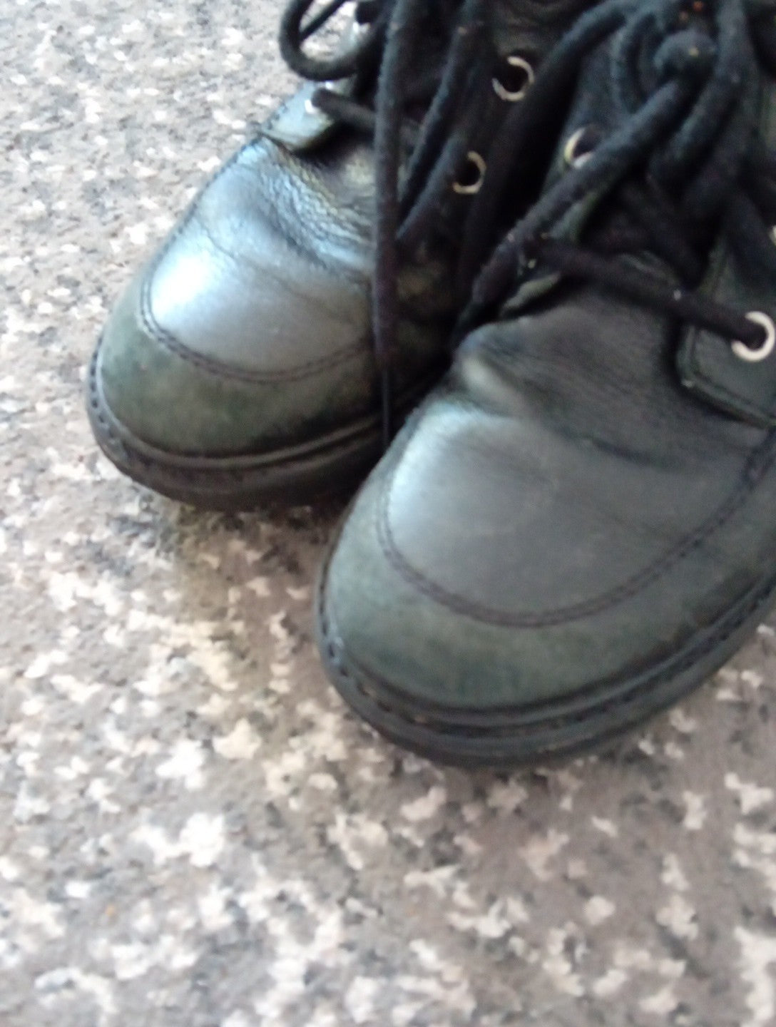 Boys Clarks Black Boots Side Zip Size 13.5 Free Delivery