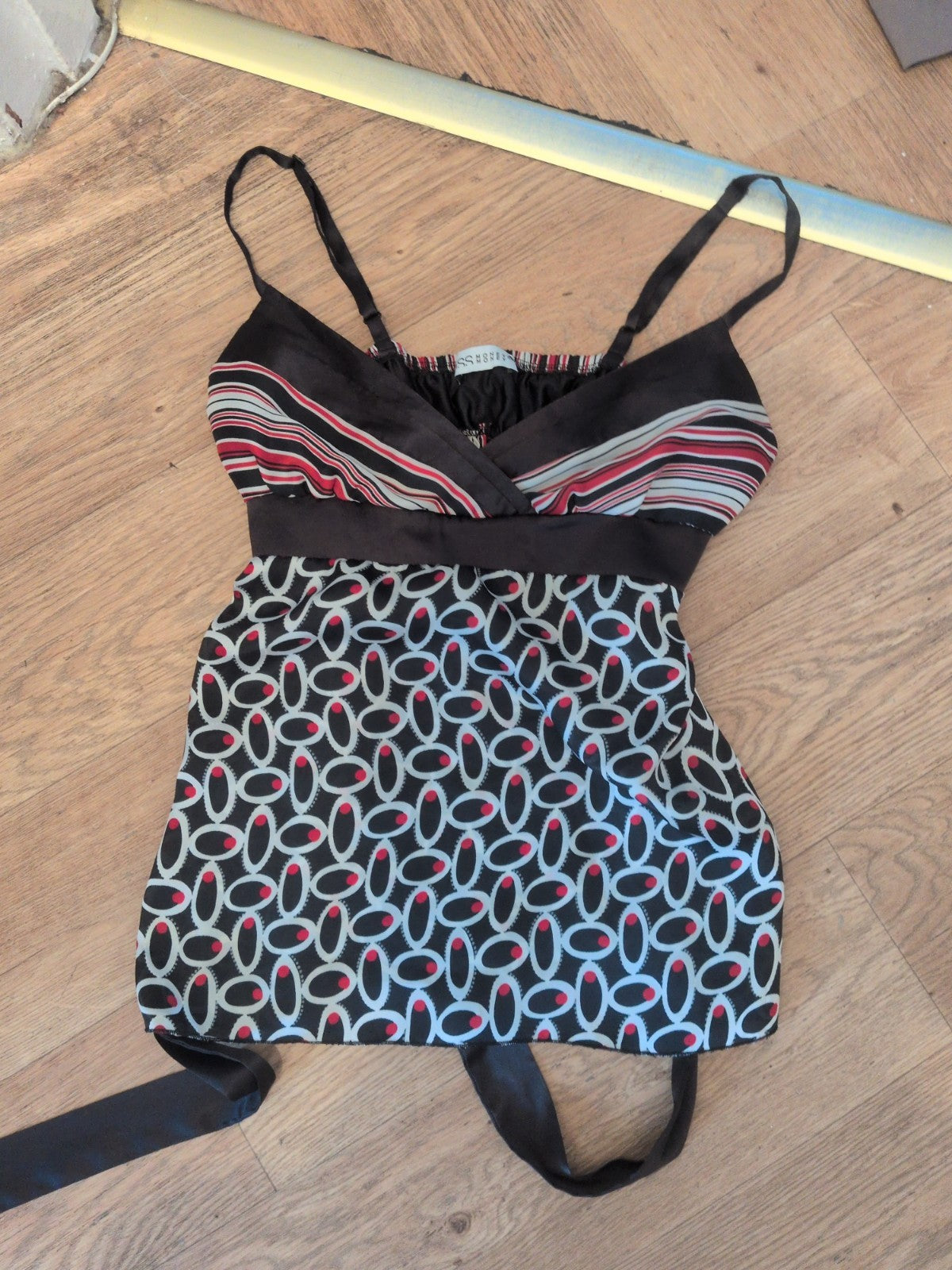 Miss Money Medium Black White Red Sleeveless Blouse