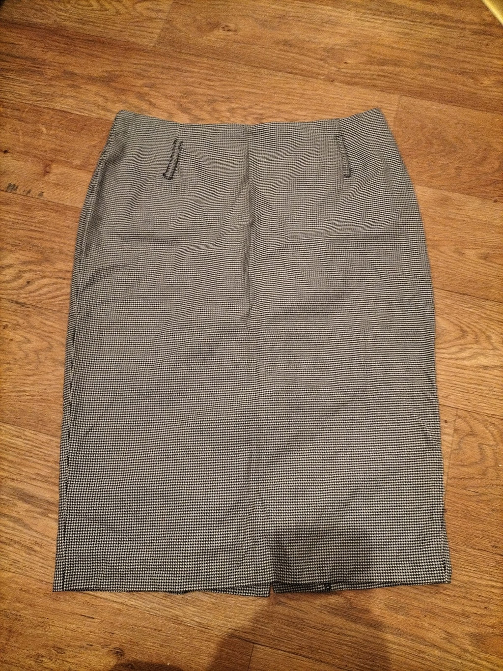 Ladies Oasis Size 10 Black And White Lined Pencil Skirt