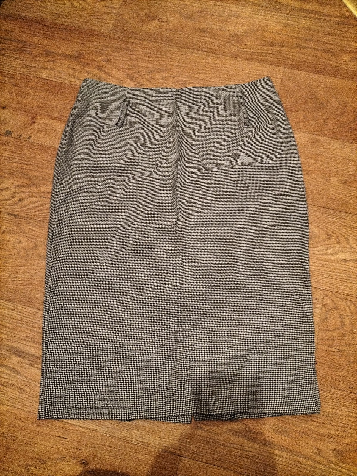 Ladies Oasis Size 10 Black And White Lined Pencil Skirt