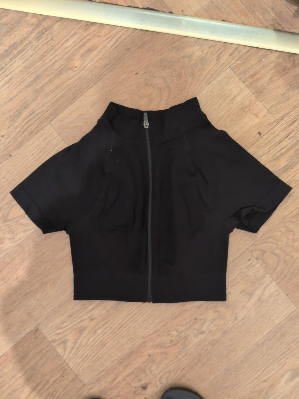 Medium Black Zipped Short Sleeve Tight Fit Top