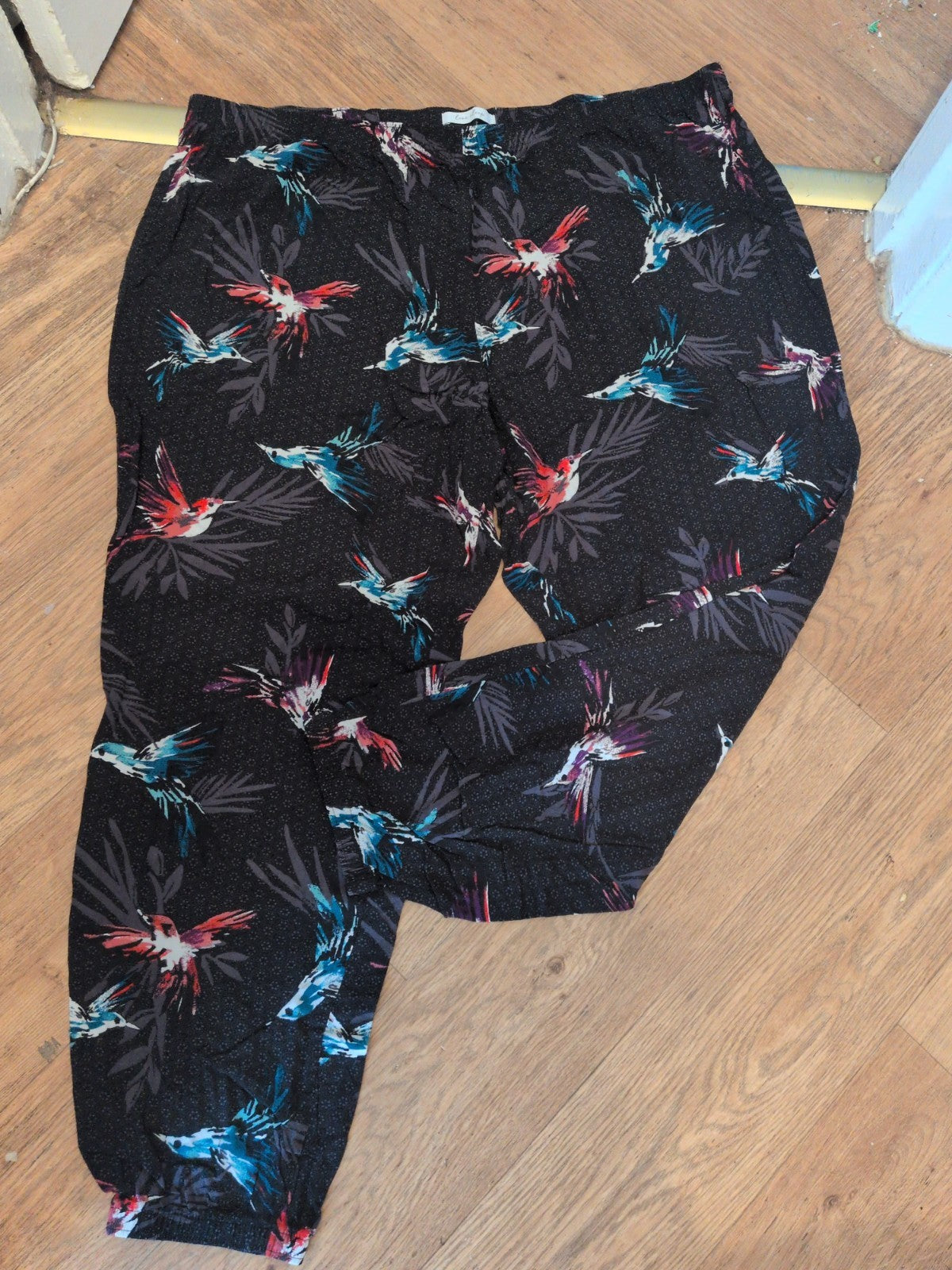 Ladies Marks And Spencer Size 20 Black With Colourful Birds Elasticated...