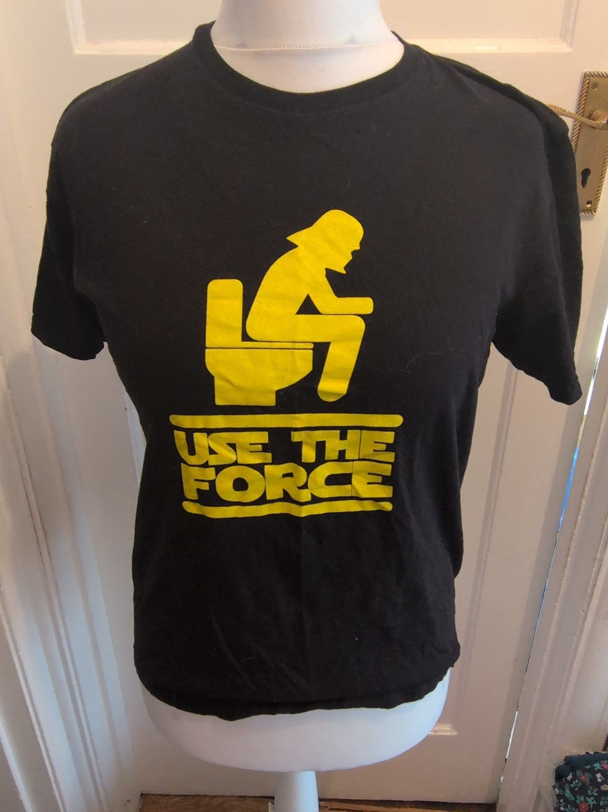Gildan Medium Black And Yellow Printed Toilet T-shirt