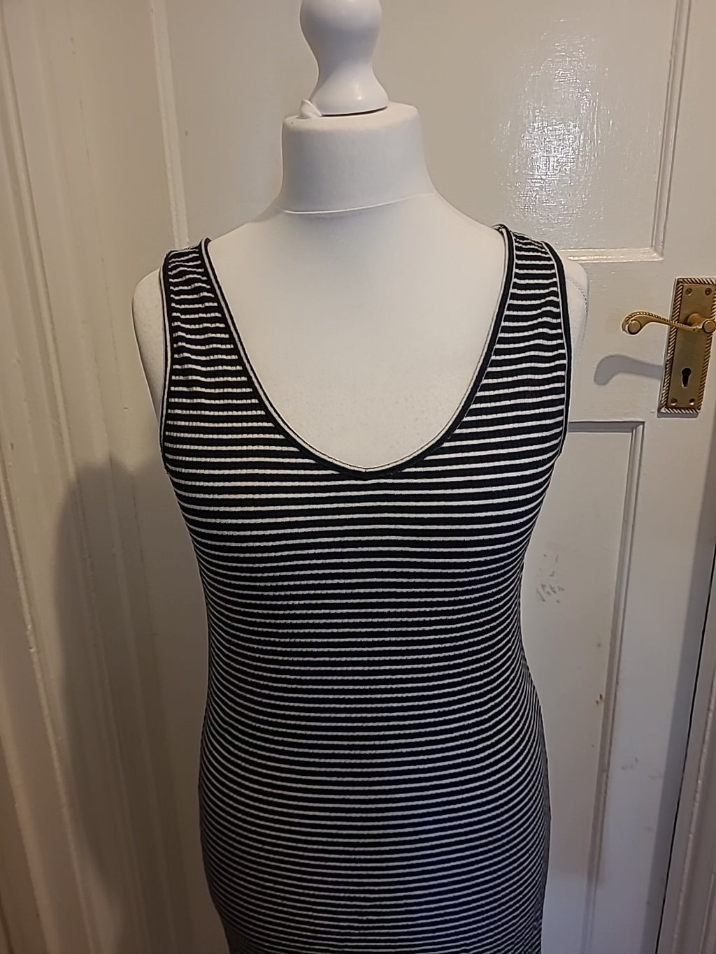 Ladies Jacqueline De Yong Size XL Black And White Striped Sleeveless Dress
