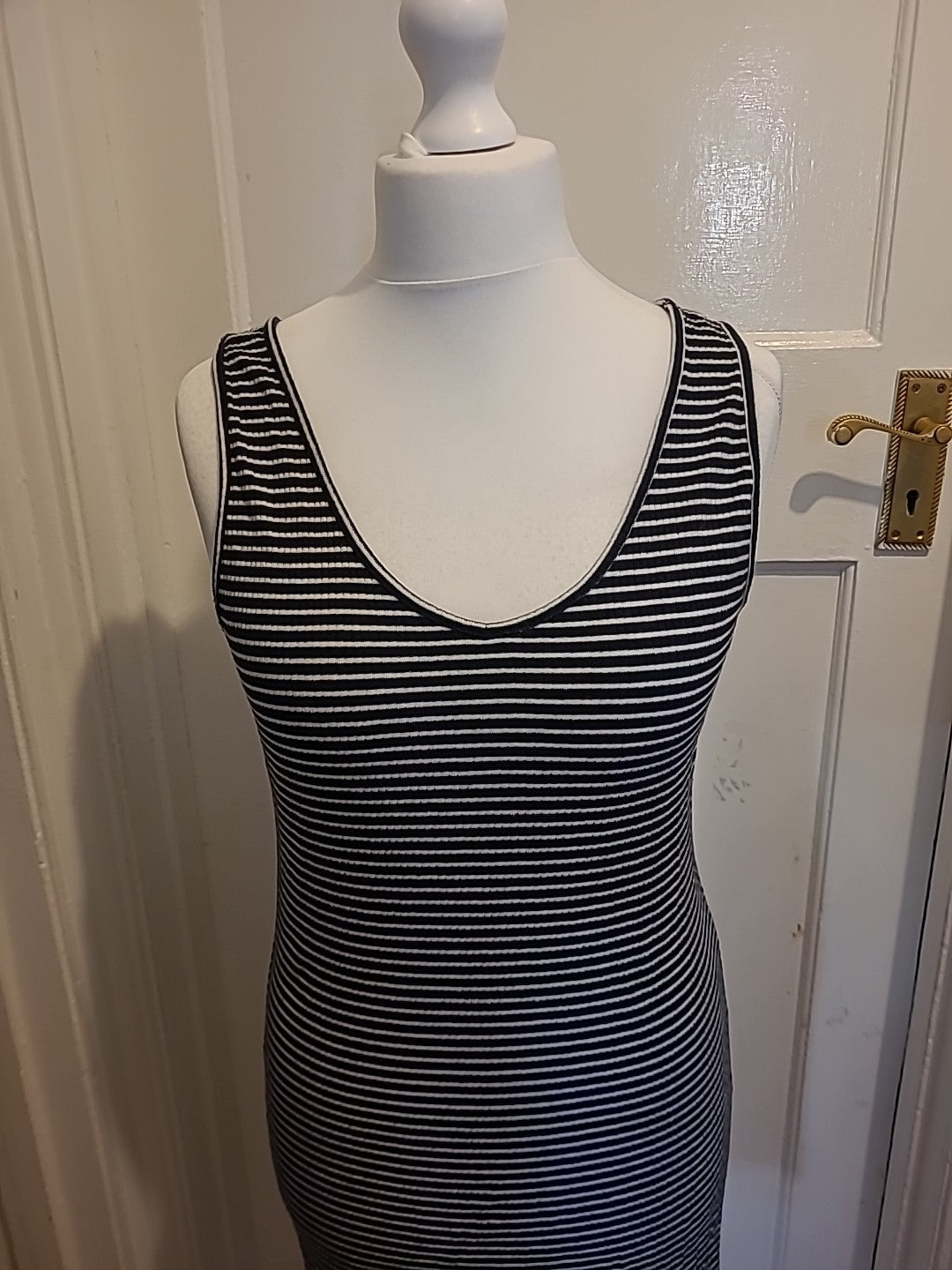 Ladies Jacqueline De Yong Size XL Black And White Striped Sleeveless Dress