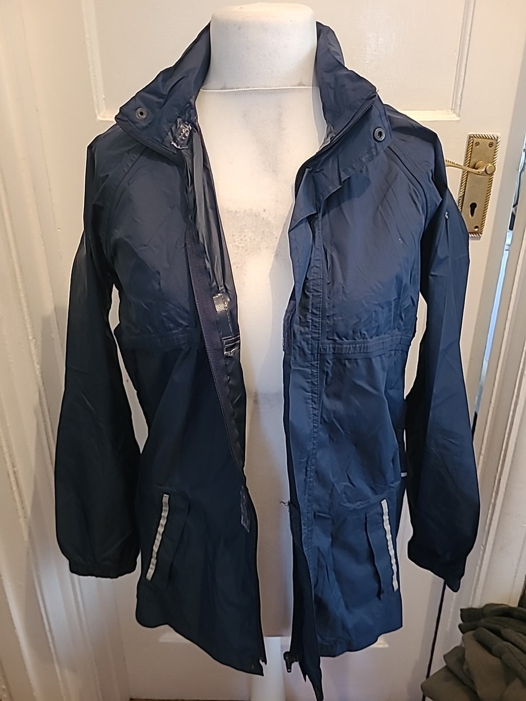 Mens Regatta Size 34" Navy Rain Coat