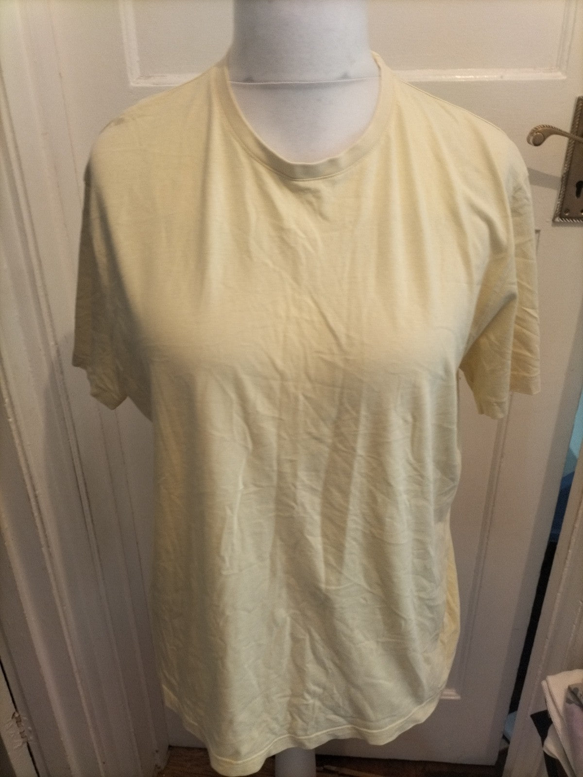 Tu Large Pale Yellow Short Sleeve T-shirt