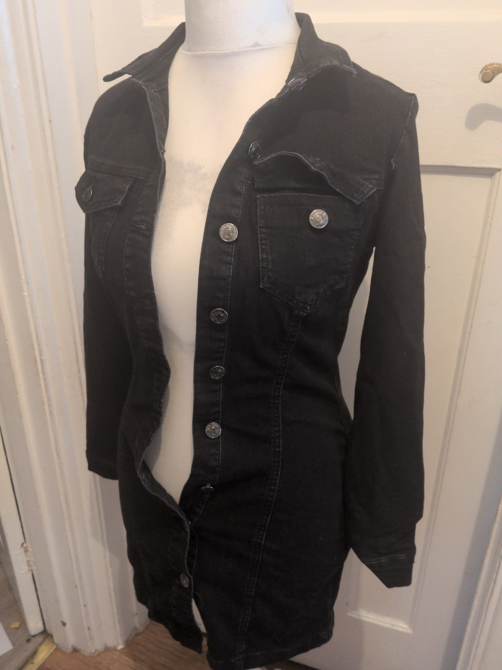 Ladies Denim&Co Size 10 Black Collared Long Sleeve Knee Length Dress