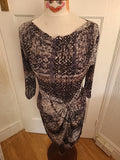 Ladies Isle Jacobson Size Medium Grey/black/khaki Mid Sleeved Ruched Dress