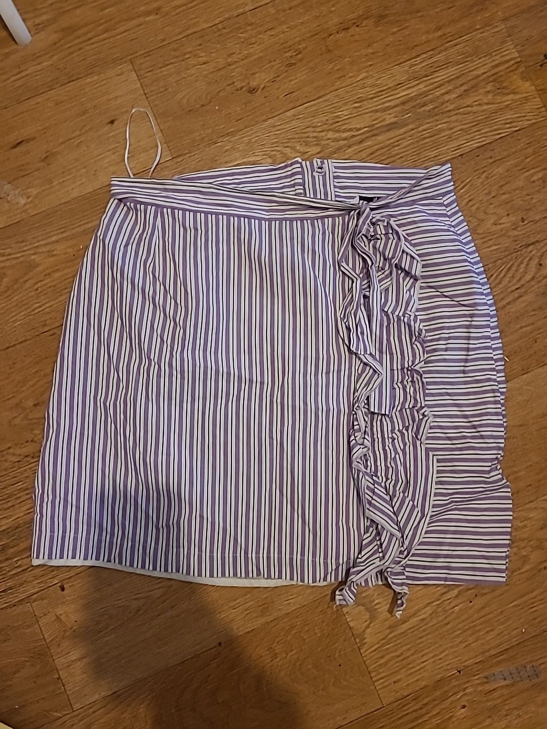 Ladies Tu Size 16 Purple And White Striped Lined Skirt