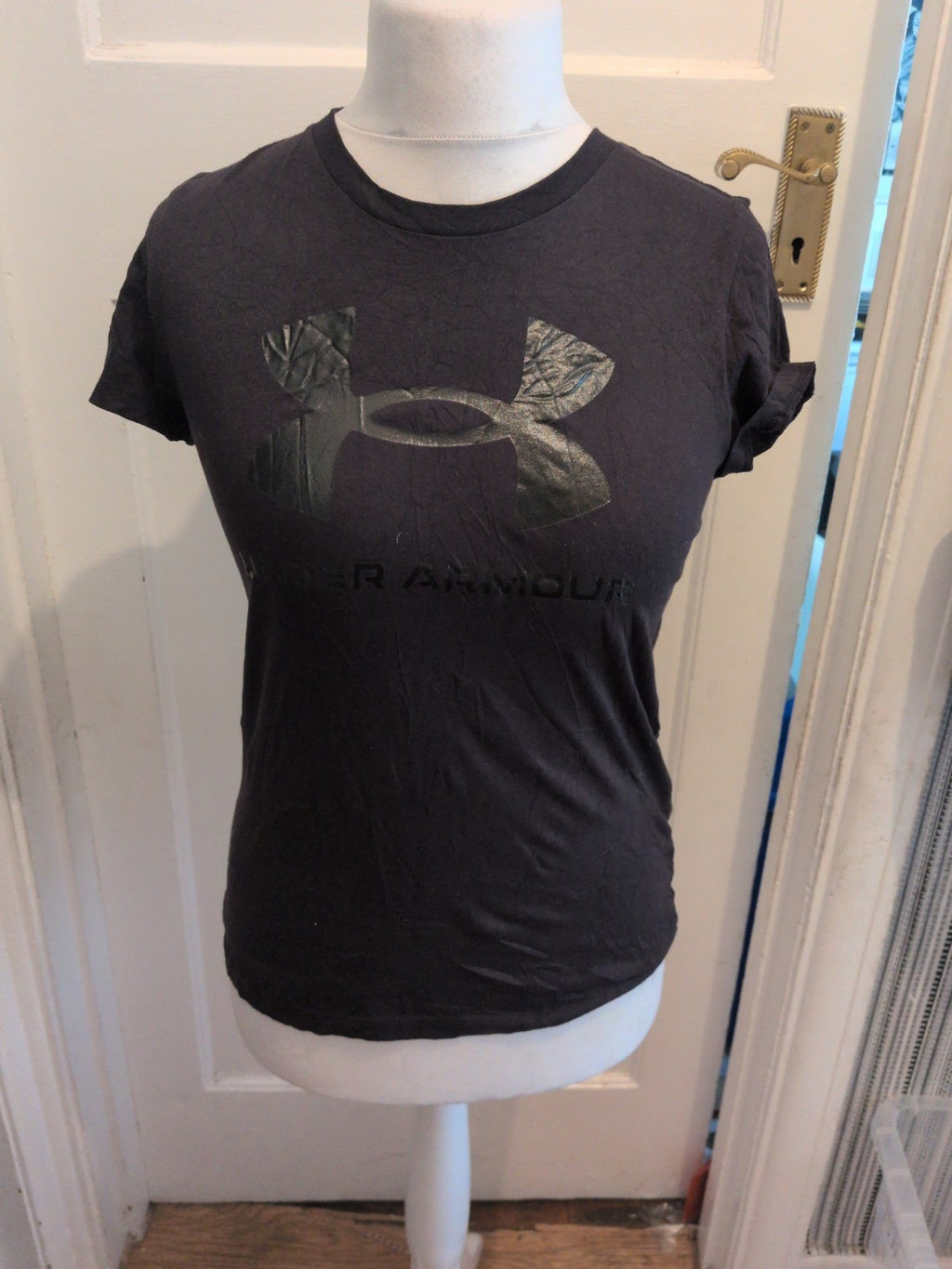 Under Armour XS Loose Black Short Sleeve T-shirt